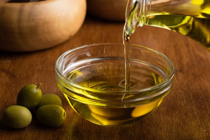 تصویر 5 از روغن زیتون طارم رودبار حاصل باغ های سرسبز گیلان